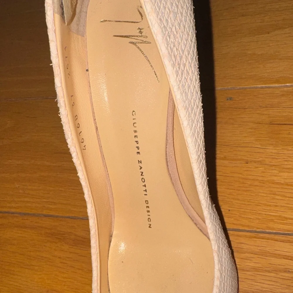 Giuseppe Zanotti Blush Pink Heels - Picture 4 of 8